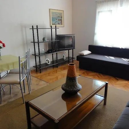 Πανσιόν Guest Neno 3*